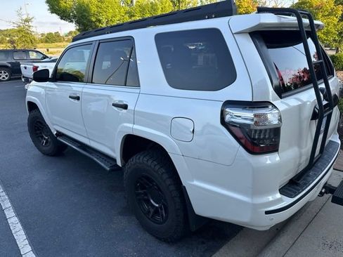 Used 2015 Toyota 4Runner Limited AWD/4WD image 4