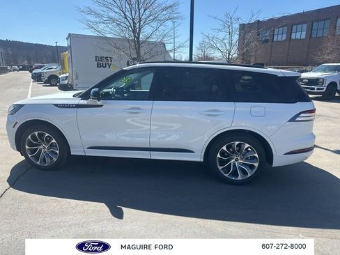 New 2026 Lincoln Aviator AWD image 7