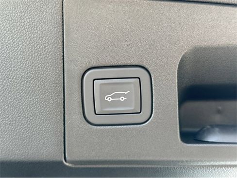 New 2025 Cadillac XT5 Luxury image 32