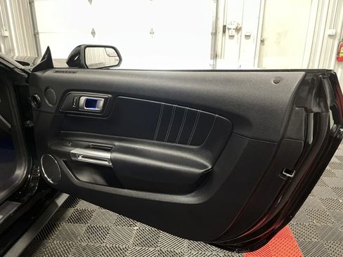 Used 2019 Ford Mustang Premium image 40