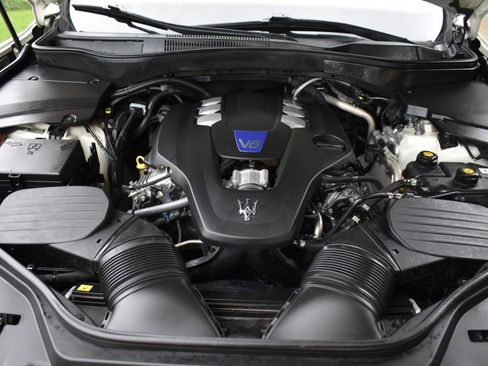 Used 2019 Maserati Levante S image 51