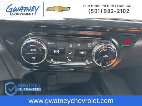 Used 2024 Chevrolet Trax RS w/ Sunroof Package image 19