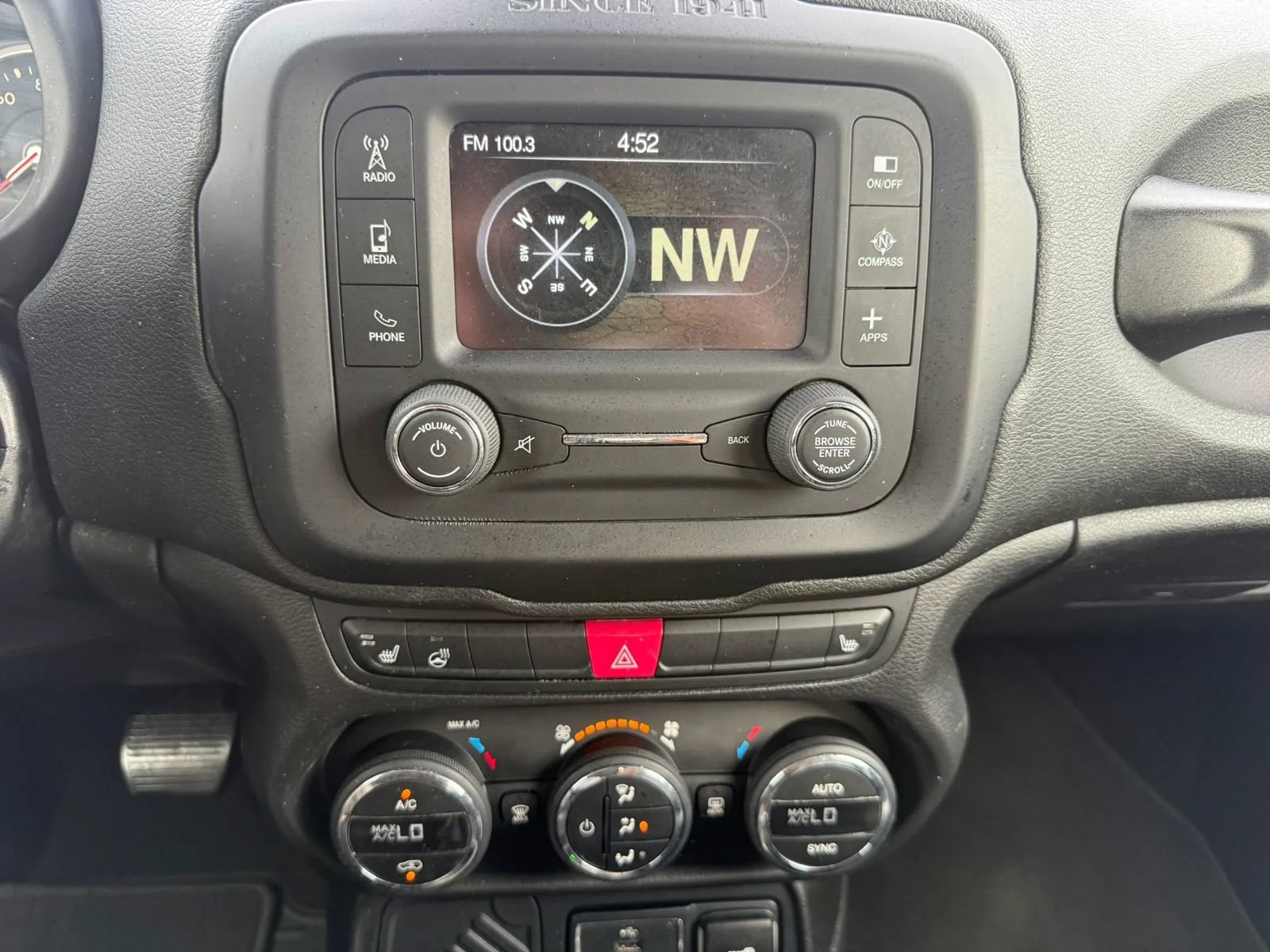 Used 2017 Jeep Renegade Limited FWD image 16