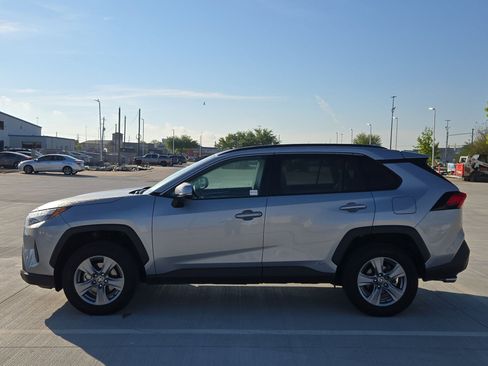 Used 2025 Toyota RAV4 XLE image 7