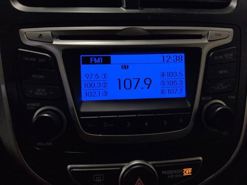 Used 2014 Hyundai Accent GS image 25