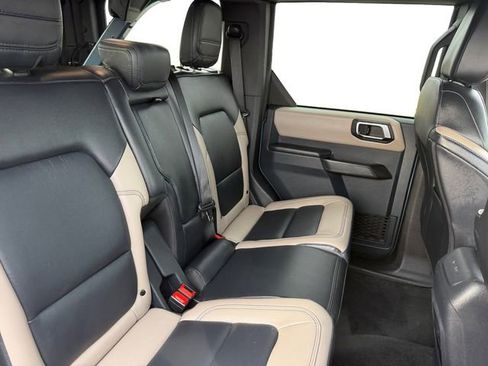 Used 2024 Ford Bronco Wildtrak image 18