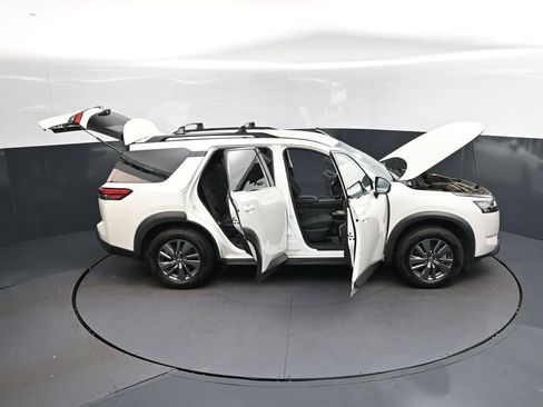 Used 2022 Nissan Pathfinder SV FWD image 50