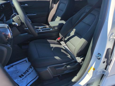 New 2026 Chevrolet Equinox LT w/ Safety and Technology Package image 19
