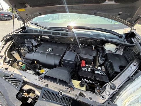 Used 2011 Toyota Sienna LE w/ Towing Pkg FWD image 10