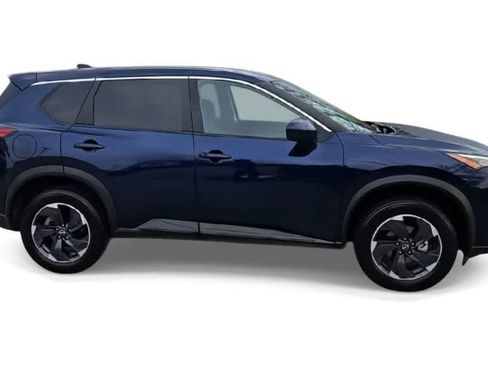 Used 2024 Nissan Rogue SV image 9