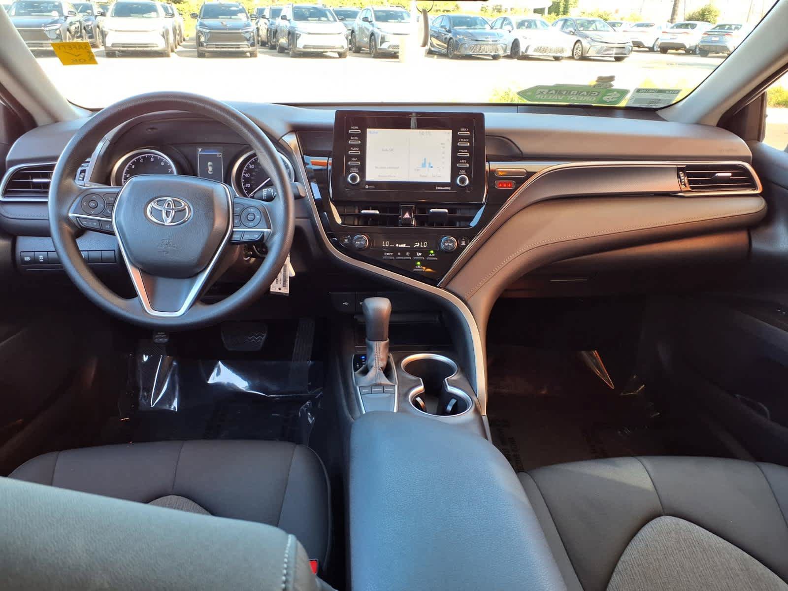 Used 2022 Toyota Camry LE FWD image 12