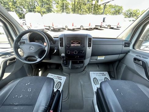 Used 2014 Mercedes-Benz Sprinter 3500 image 19