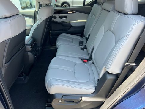New 2025 Honda Pilot EX-L image 13
