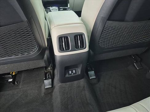 Used 2024 Hyundai Tucson Limited FWD image 19