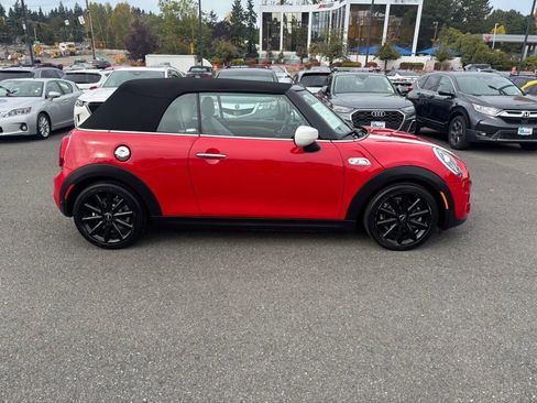 Used 2020 MINI Cooper S w/ Signature Upholstery Package image 4