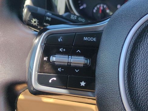Certified 2024 Kia Carnival EX FWD image 12