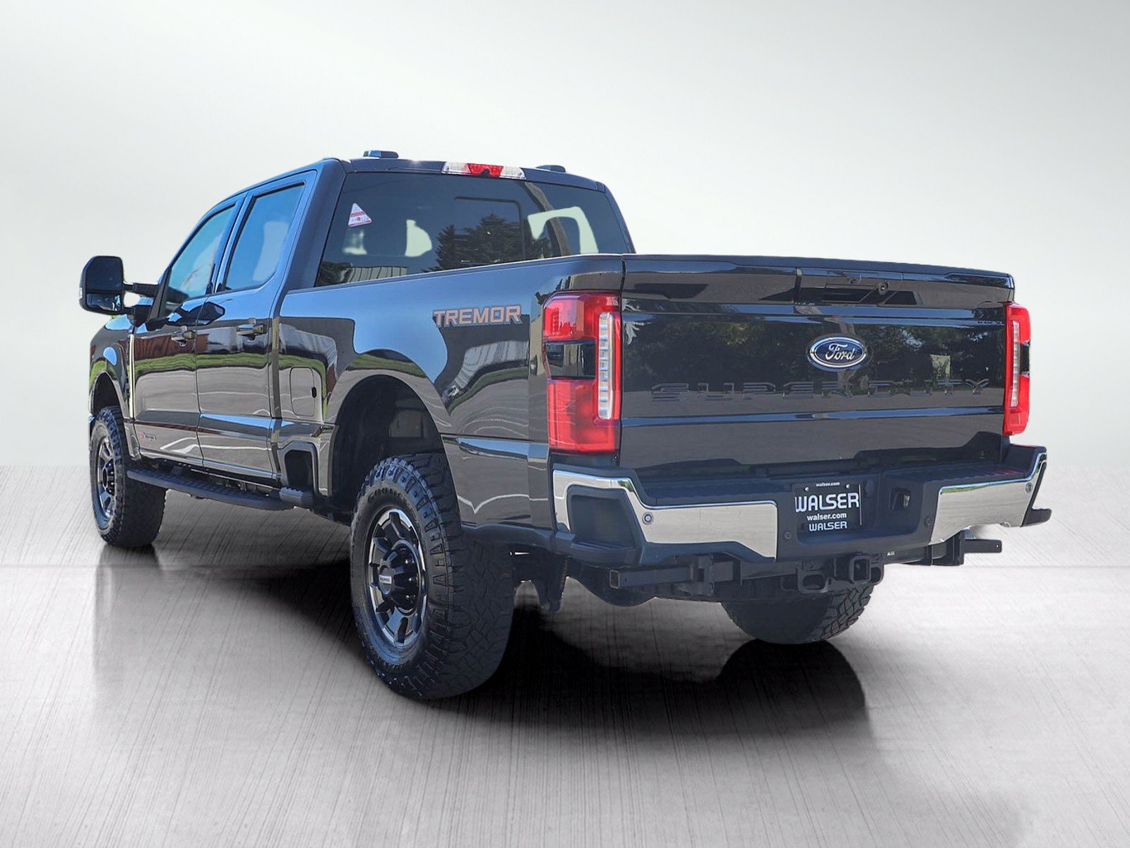 Used 2024 Ford F350 Lariat w/ Lariat Ultimate Package AWD/4WD image 3