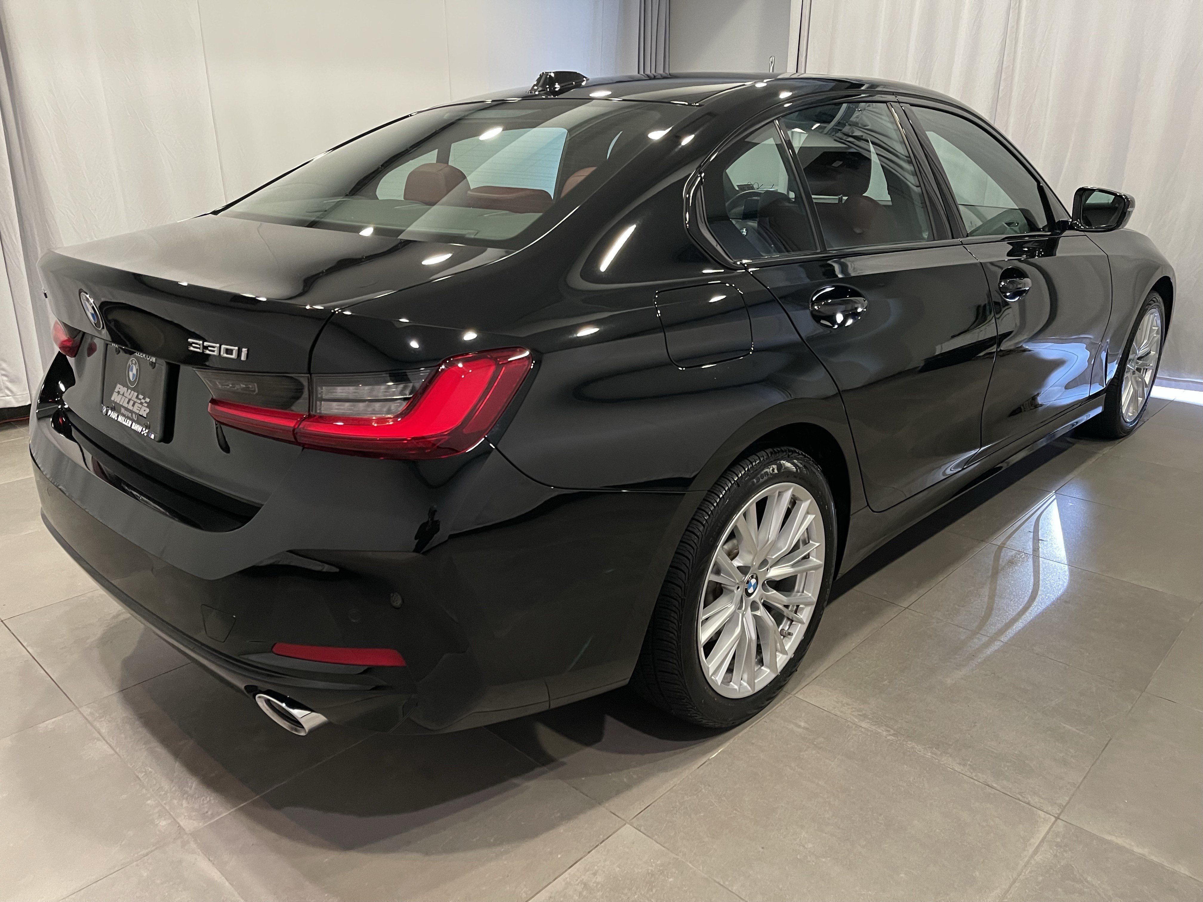 Certified 2023 BMW 330i xDrive Sedan w/ Premium Package AWD/4WD image 6