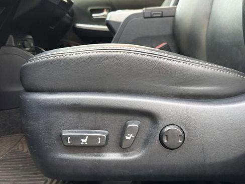 Used 2017 Toyota Prius V Five image 22