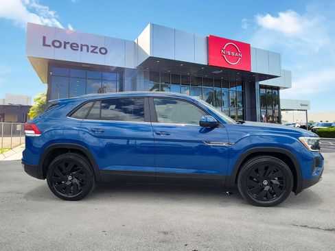 Used 2025 Volkswagen Atlas Cross Sport SE AWD/4WD image 4