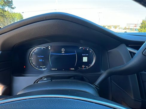 Used 2020 Cadillac Escalade Premium Luxury image 31