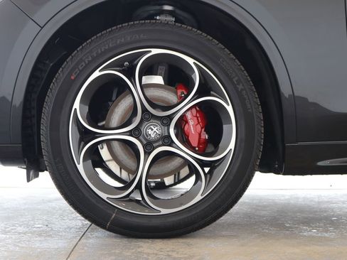 New 2025 Alfa Romeo Stelvio Sprint image 33