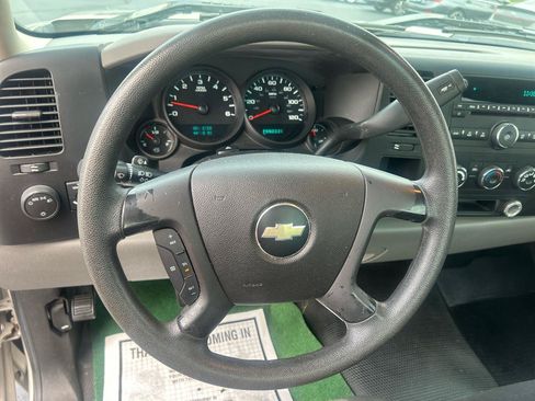 Used 2009 Chevrolet Silverado 1500 W/T RWD image 13