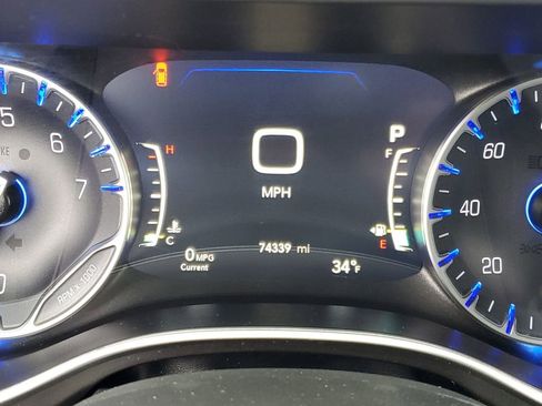 Used 2024 Chrysler Pacifica Touring-L FWD image 15