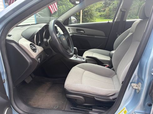 Used 2011 Chevrolet Cruze LT FWD image 11
