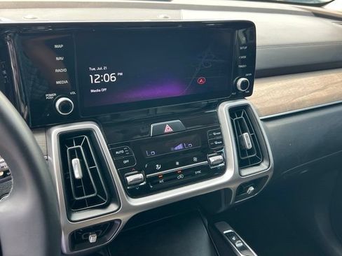 Certified 2023 Kia Sorento X-Line EX AWD/4WD image 19