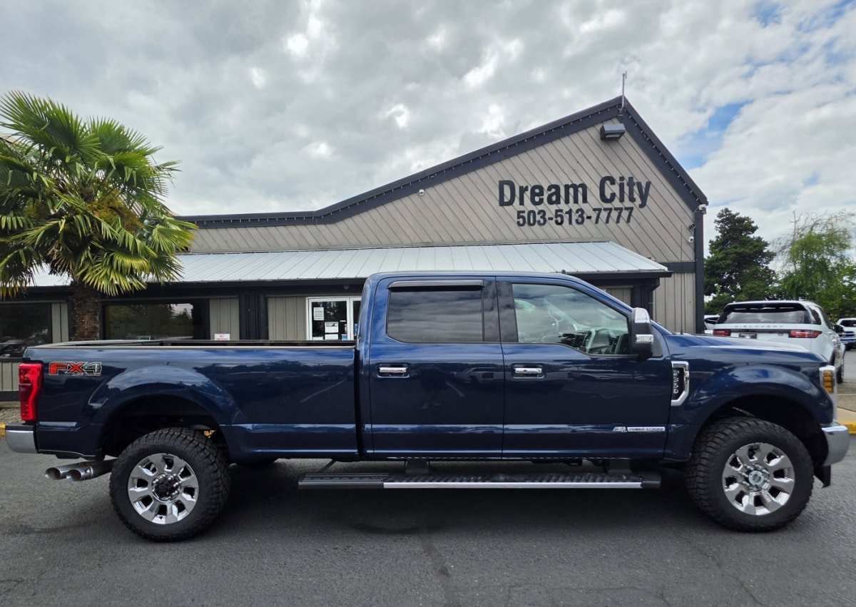 Used 2019 Ford F350 Lariat w/ Lariat Ultimate Package AWD/4WD image 2