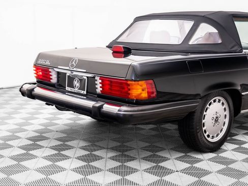 Used 1987 Mercedes-Benz 560 SL image 34