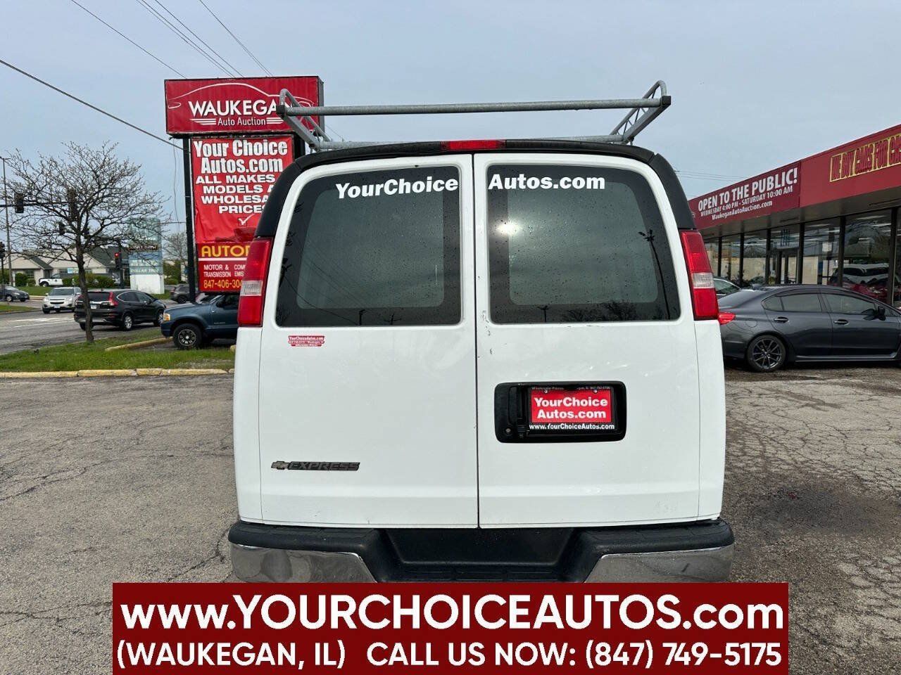 Used 2017 Chevrolet Express 2500 Extended RWD image 4