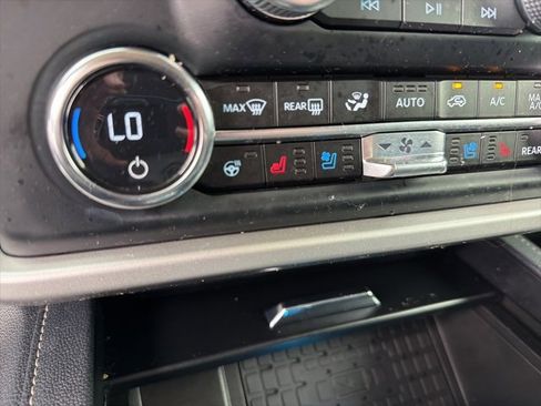 Used 2024 Ford Expedition XLT image 21