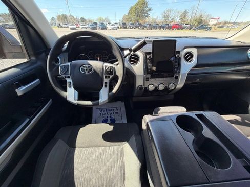Used 2018 Toyota Tundra SR5 image 11