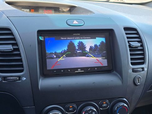 Used 2017 Kia Forte LX FWD image 22