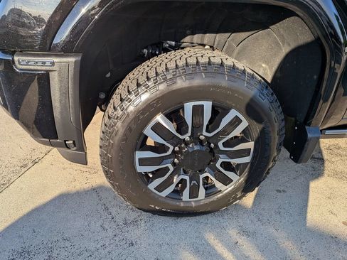 Used 2025 GMC Sierra 3500 Denali Ultimate AWD/4WD image 7