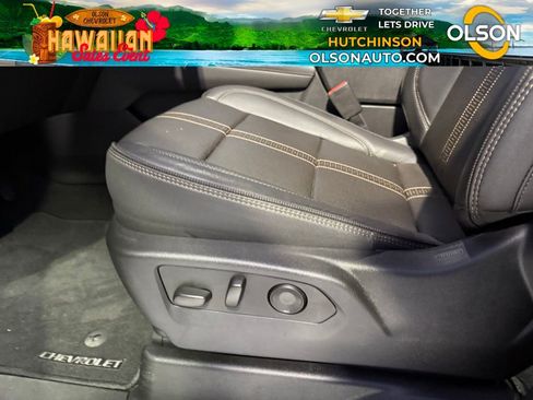 Certified 2025 Chevrolet Suburban High Country image 11