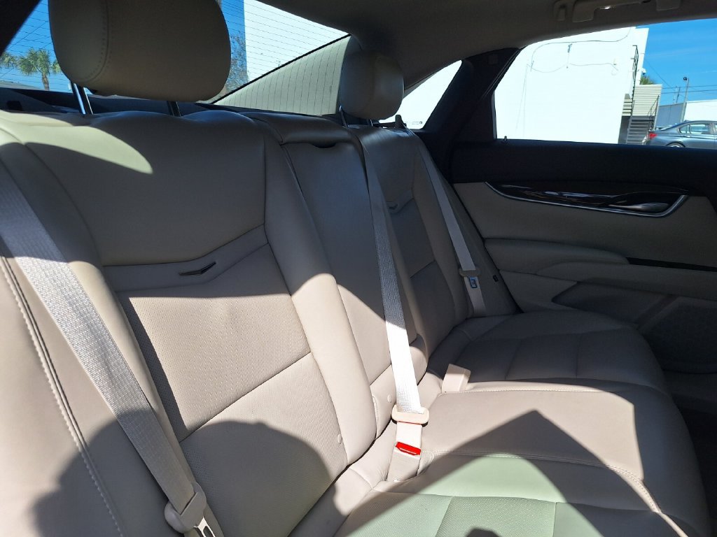 Used 2015 Cadillac XTS Luxury FWD image 29