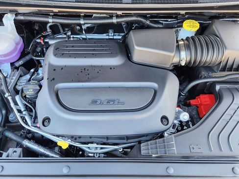 New 2026 Chrysler Pacifica Limited image 24