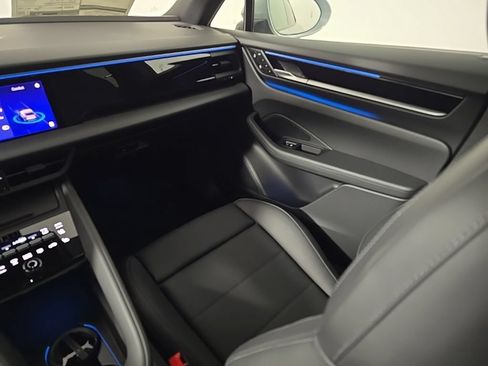 Certified 2025 Porsche Macan Electric RWD image 24