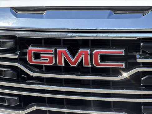 Used 2025 GMC Sierra 1500 SLT RWD image 30