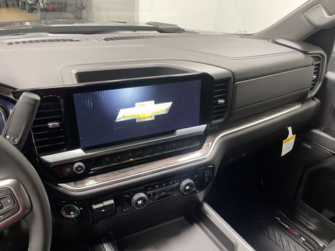 Used 2026 Chevrolet Silverado 3500 LTZ w/ LTZ Premium Package image 49