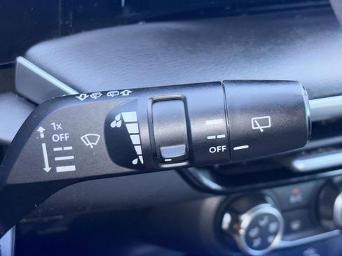 Used 2025 Nissan Kicks S FWD image 19