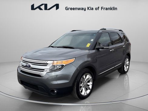 Used 2013 Ford Explorer XLT image 3