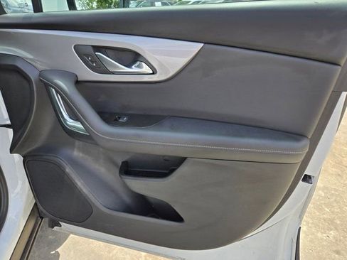 Used 2025 Chevrolet Blazer LT FWD image 32