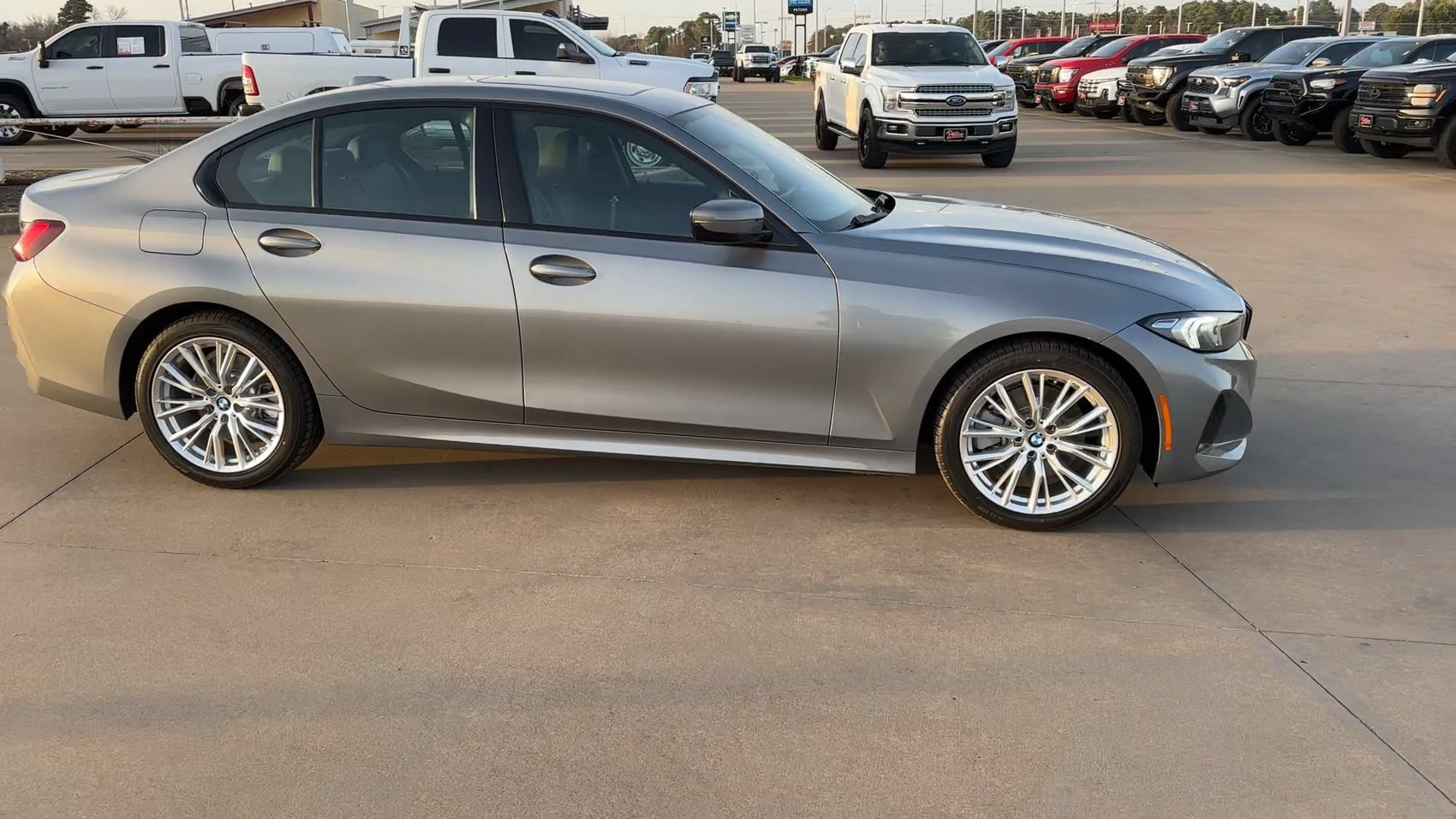 Used 2023 BMW 330i Sedan RWD image 2