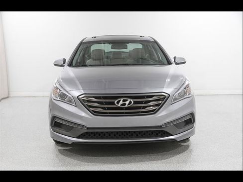 Used 2017 Hyundai Sonata Limited FWD image 2