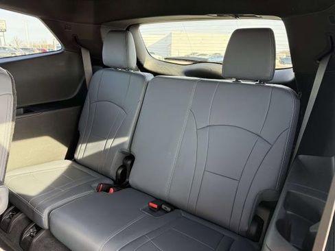 Used 2022 Buick Enclave Essence w/ Experience Buick Package image 16