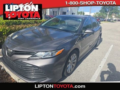 Used 2020 Toyota Camry LE image 1
